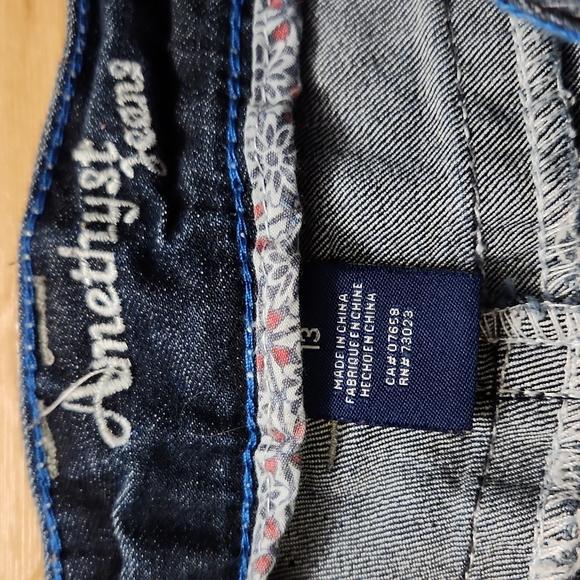 2/$30 Amethyst Capri jeans. Sz 13 - Picture 5 of 5